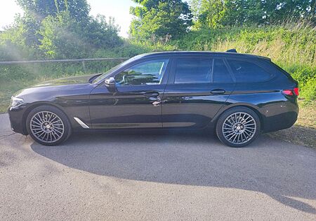 BMW 530i Touring A-Facelift, Mild-Hybrid, AHK, Pano