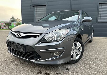 Hyundai i30 1.4 Edition Plus TÜV & Service Neu*8x Bereif