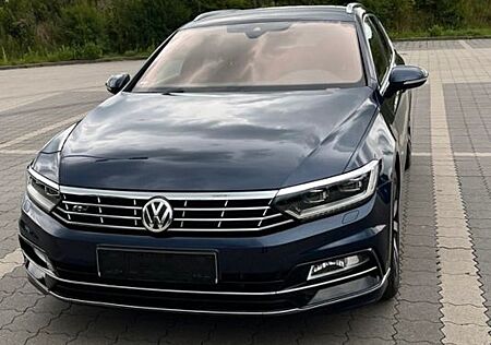 VW Passat Variant Volkswagen 2.0 TDI R-line