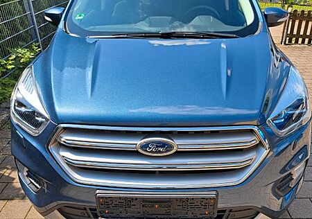 Ford Kuga 1,5 EcoB. 4x2 110kW Black & Silver Auto...