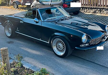Fiat 124 Spider Pininfarina - Volumex Abarth Umbau