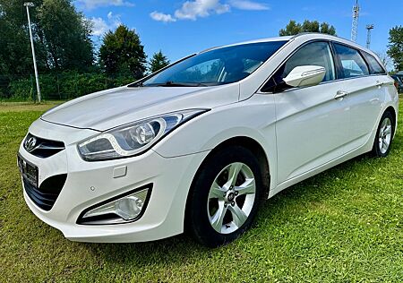 Hyundai i40 cw 1,7 CRDI FIFA World Cup Edition