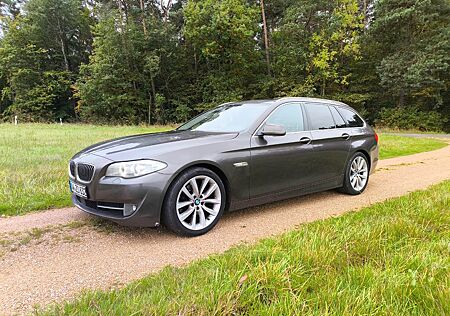 BMW 520 gebraucht kaufen BMW 520d 5er F11 AUTOMATIK, SHZ, AHK, PANORAMA