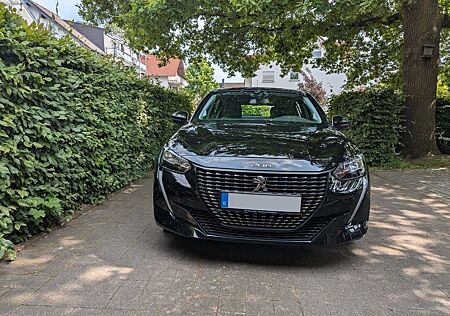 Peugeot 208 PureTech Allure *Top Zustand*