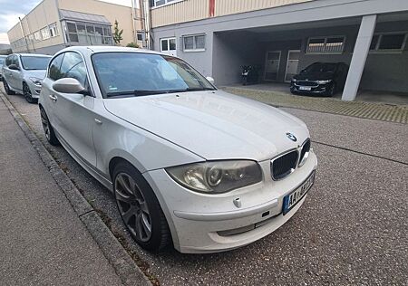 BMW 120i -