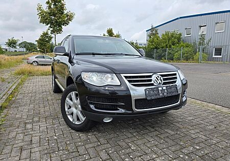 VW Touareg Volkswagen 3.0 V6 TDI AUTOM,LEDER,NAVI,XENON,EL.GSD