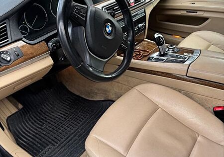 BMW 740Li -