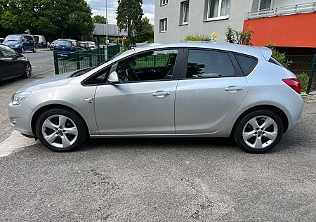 Opel Astra 1.4 | 101.500km | TÜV: 10/2026
