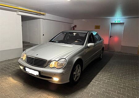 Mercedes-Benz C 180 Avantgarde / PDC / Sitzheizung / Klima /