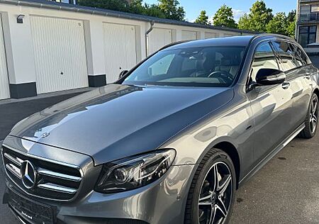 Mercedes-Benz E 300 de T Autom. - AMG Line