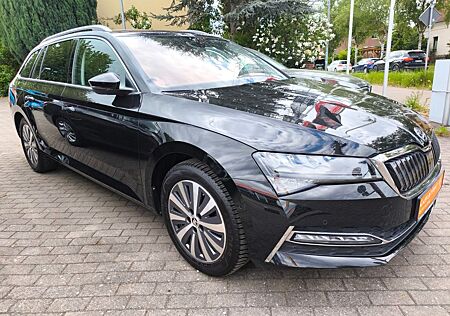Skoda Superb Combi iV/ACC/Digi Cockpit/Standhz, Pano