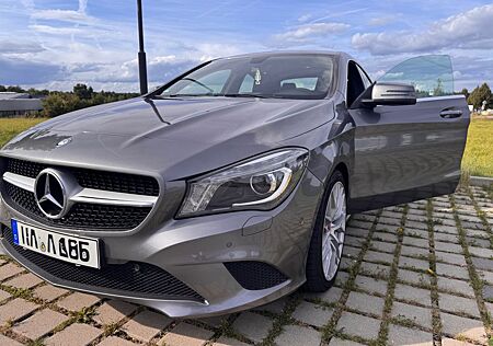 Mercedes-Benz CLA 200 | HU26 | Garantie | Sportpaket