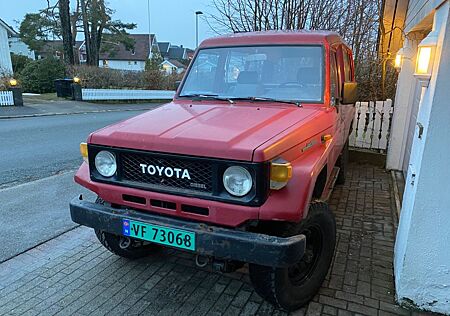 Toyota Land Cruiser BJ75 3.4 Fire Truck Netherland