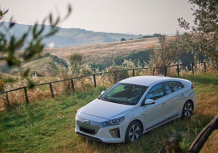 Hyundai Ioniq ELEKTRO Premium mit 4k Dashcam