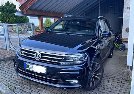 VW Tiguan Allspace Volkswagen Tiguan 5N2/2.0 TDI/DSG/R-Line/Bi-Xenon/Panora