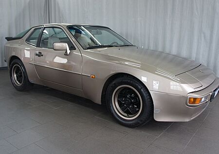 Porsche 944 #18-2