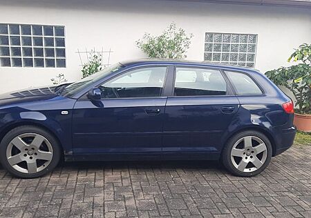 Audi A3 1.6 FSI Attraction Sportback Attraction