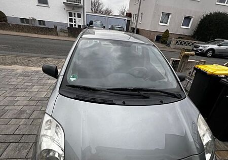 Toyota Yaris 1,0-l-VVT-i -