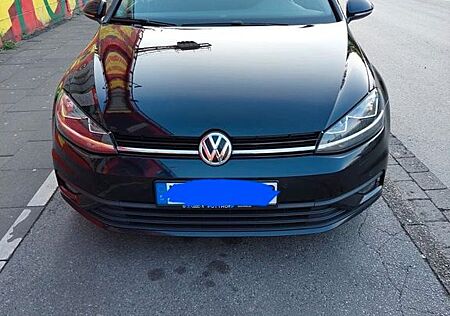 VW Golf Volkswagen 1.6 TDI DSG Trendline Variant Trendline