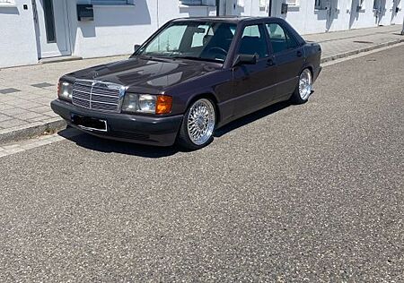Mercedes-Benz 190 190E 1.8