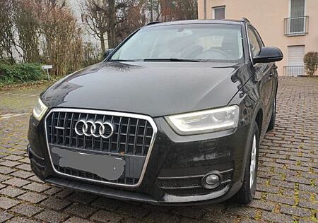 Audi Q3 2.0 TFSI S tronic quattro - 7 Gang Automatik