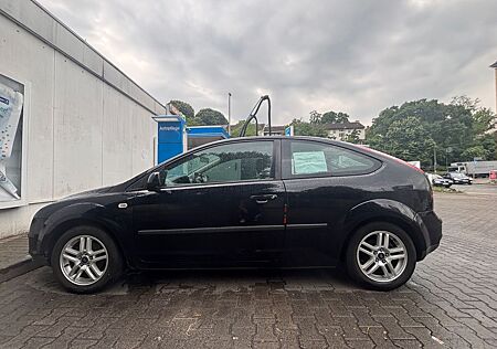 Ford Focus 1,4 Style+ Klima,Navi, Alufelgen,TüV 04/26