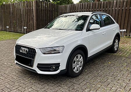 Audi Q3 2.0 S tronic quattro*Automatik*TÜV NEU*AHK*PD