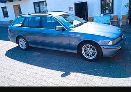 BMW 530i Touring -