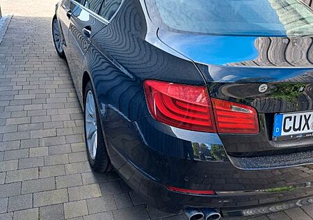 BMW 523i -