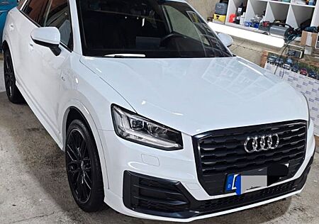 Audi Q2 35 TFSI sport S-Line B&O Tempo 8fach Bereift