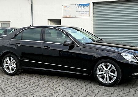 Mercedes-Benz E 200 AVANTGARDE,Navi,Kamera,Bi-Xenon,PTS,Rollo,7 Gang