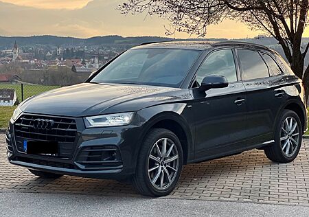 Audi Q5 50 TFSI e S tronic quattro -