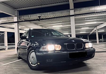 BMW 523i A Touring -