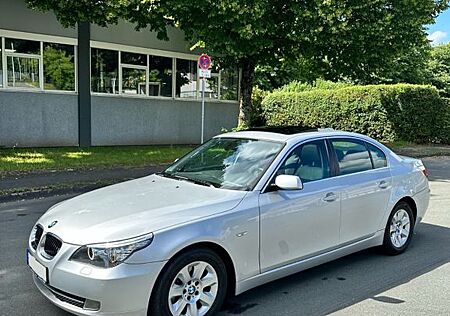 BMW 520d 1. Hand,TÜV NEU,Leder,Navi,Scheckheft