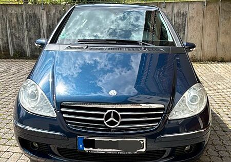 Mercedes-Benz A 170 AVANTGARDE*PDC*TÜV NEU*SHZ*8FACH*