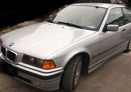 BMW 316i Compact - automatik