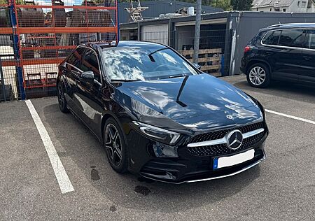 Mercedes-Benz A 220 4MATIC DCT - AMG Line | Scheckheft