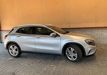 Mercedes-Benz GLA 220 CDI 4MATIC DCT -
