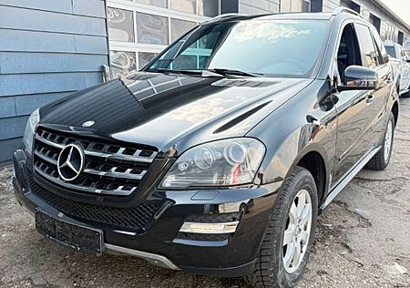 Mercedes-Benz ML 300 CDI 4Matic, AHK, Xenon,Standheizung