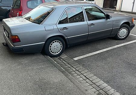 Mercedes-Benz 200