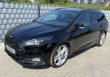 Ford Focus Turnier ST *SEHR GEPFLEGTER ZUSTAND*