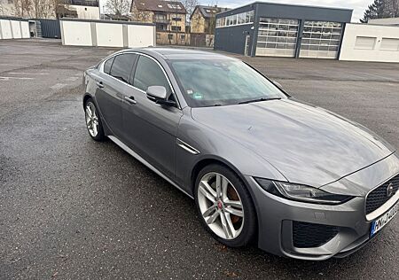 Jaguar XE R-Dynamic SE AWD
