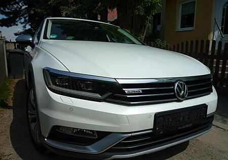 VW Passat Alltrack Volkswagen 2.0 TDI DSG Leder Pa.-Dach AHK