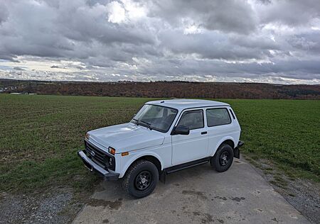 Lada Niva 4x4 Legend LPG,LED-Scheinwerfer TOP Zustad