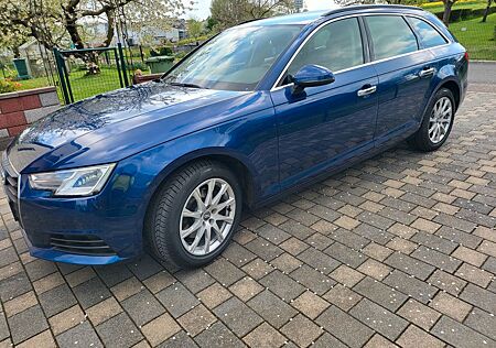 Audi A4 2.0 TDI Avant -Navi PDC SHZ BI Xenon Scheckhe