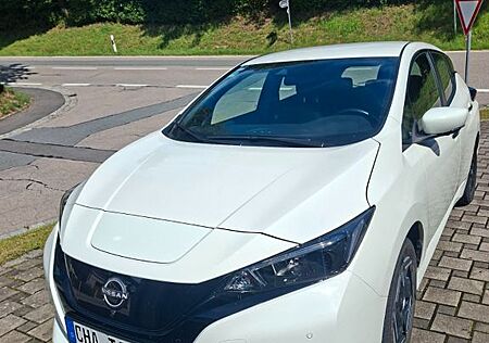 Nissan Leaf 150 PS 39KWH Acenta Kamera Winterpaket