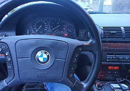 BMW 523i E39