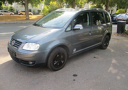 VW Touran Volkswagen Highline