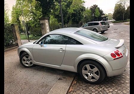 Audi TT Coupe 1.8T 132 kW -