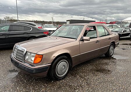 Mercedes-Benz E 220 Automatik